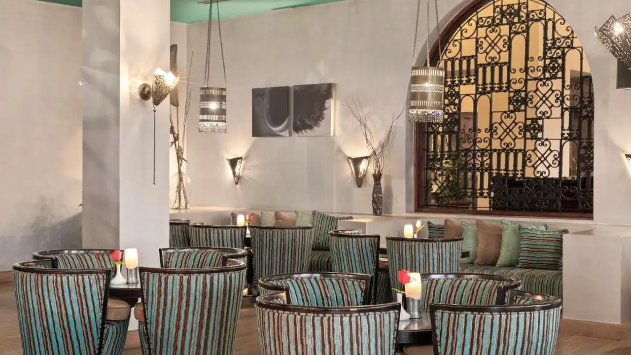 الفندق راديسون بلو - القصير